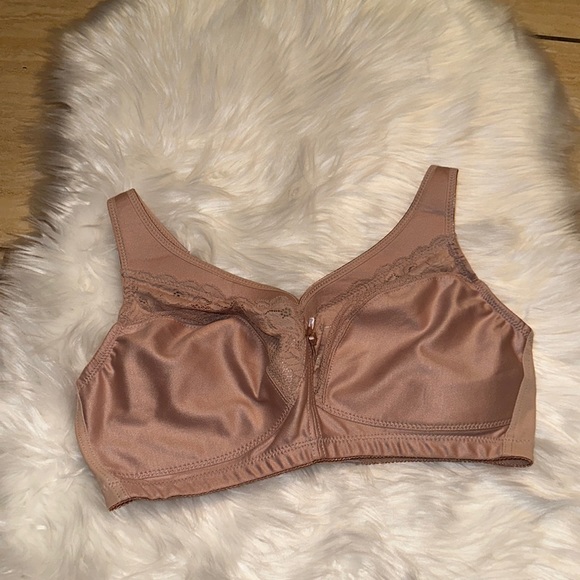 Glamorise MagicLift Wire-Free Minimizer Bra - Picture 6 of 14